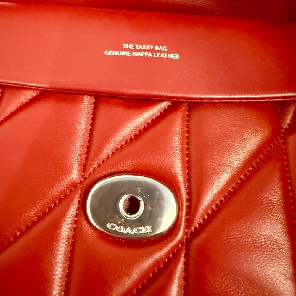 EUC Coach quilted tabby 26 shoulder/crossbody in dark ruby with silver hardware - Picture 11 of 12